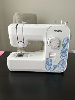 BRAND NEW Brother Sewing Machine RLX3817