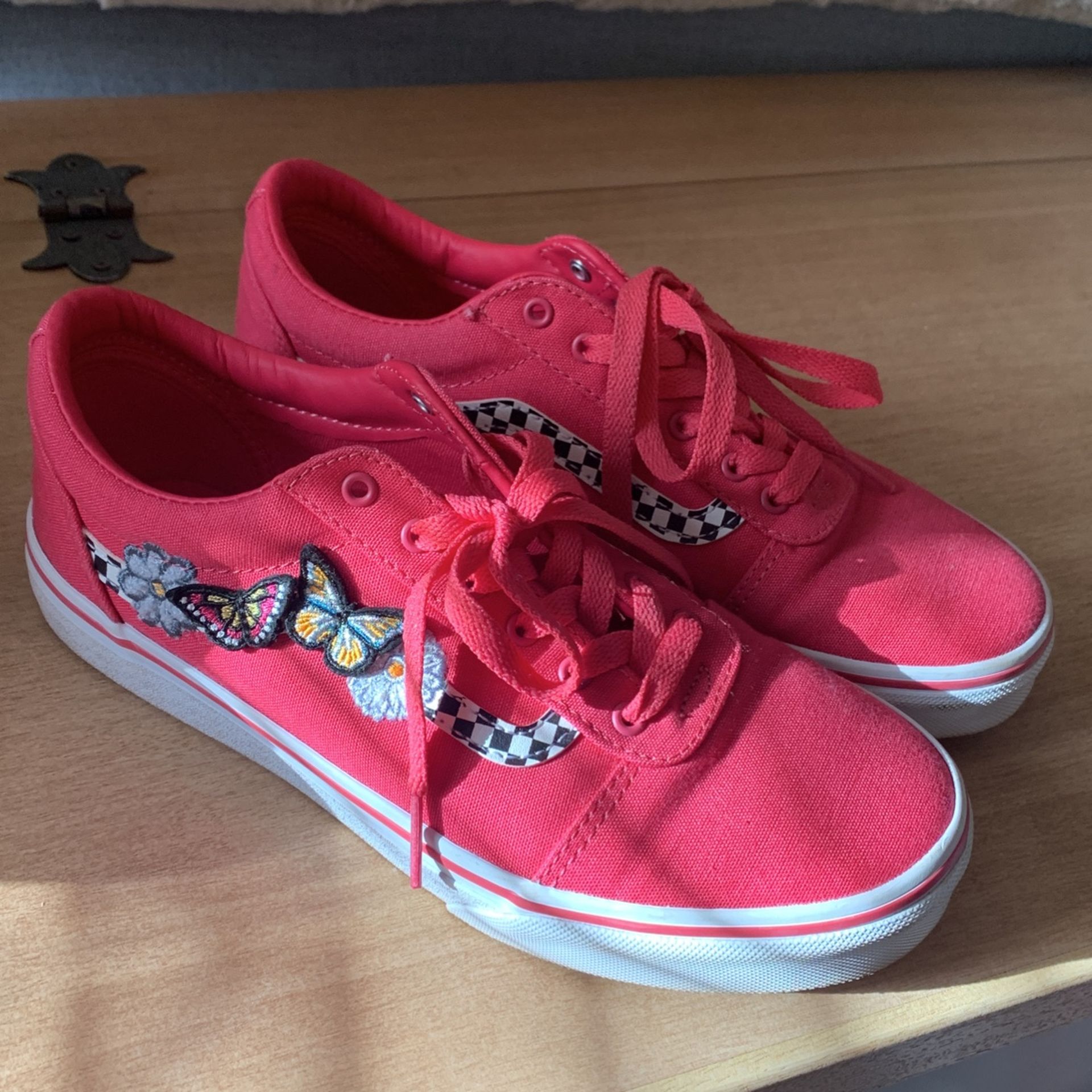 Brand New Girls Sz 5 Vans