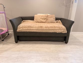 Day Bed with mattress