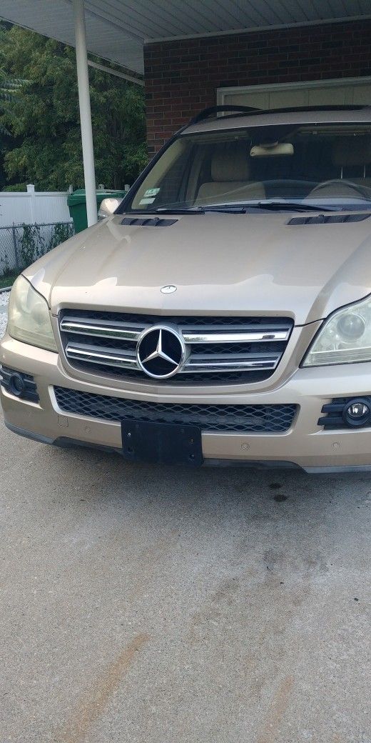 Parting out 2007-2012 Mercedes Benz GL450 for Parts With 42000 Milesf