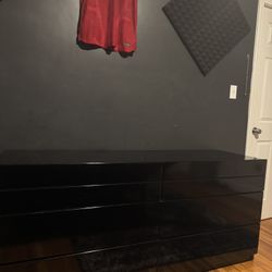 Black Dresser, Lane Altavista