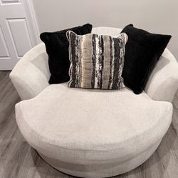 Oversized Swivel Accent Chair 