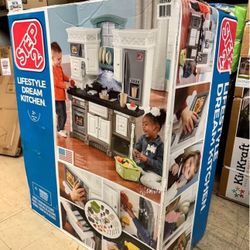 Upgrade playtime with the Lifestyle Dream Kitchen Playset — a fun, modern, and fully loaded kitchen designed just for toddlers! Brand New in Box.