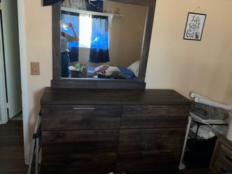 Bedroom set