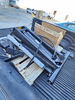 SCISSOR HOIST FOR DUMP TRUCKS OR TRAILER KITS COMES ALL COMPLETED PISTON,HOSE, REMOTE CONTROL,SCISSOR HOIST AND ACCESSORIES DIFERENT PRICES DEPEND CAP