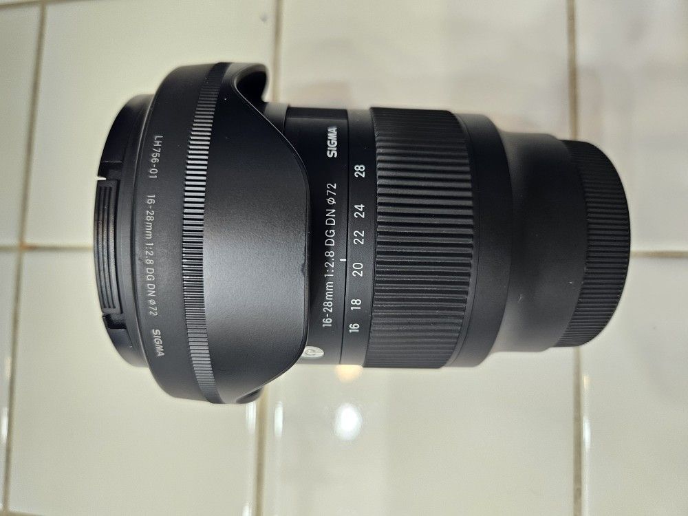 Sigma 28-70mm 1:2:8 DG DN ¤67