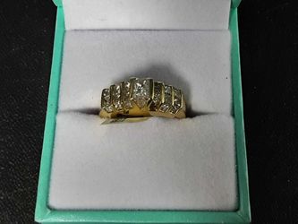 Women's Ring - Yellow Gold 14k (.585) 6.3 grams Size 7.5