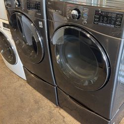 Beautiful Lg Washer Dryer Set Very Clean Works Great 👍 We Deliver Install And remove 