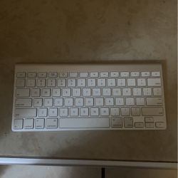 Apple Keyboard 