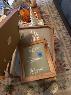Photo Frames, Paintings