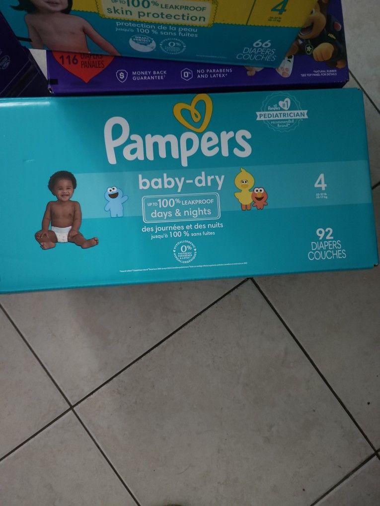 Pampers Diapers Size 4 W Wipes