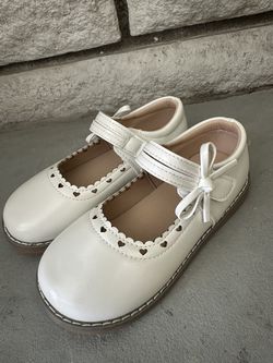 Girls shoes beige