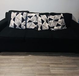 Sala Negra Buenas Condisiones 400$