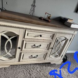 Mueble.moderno Las Gavetas Se Abren