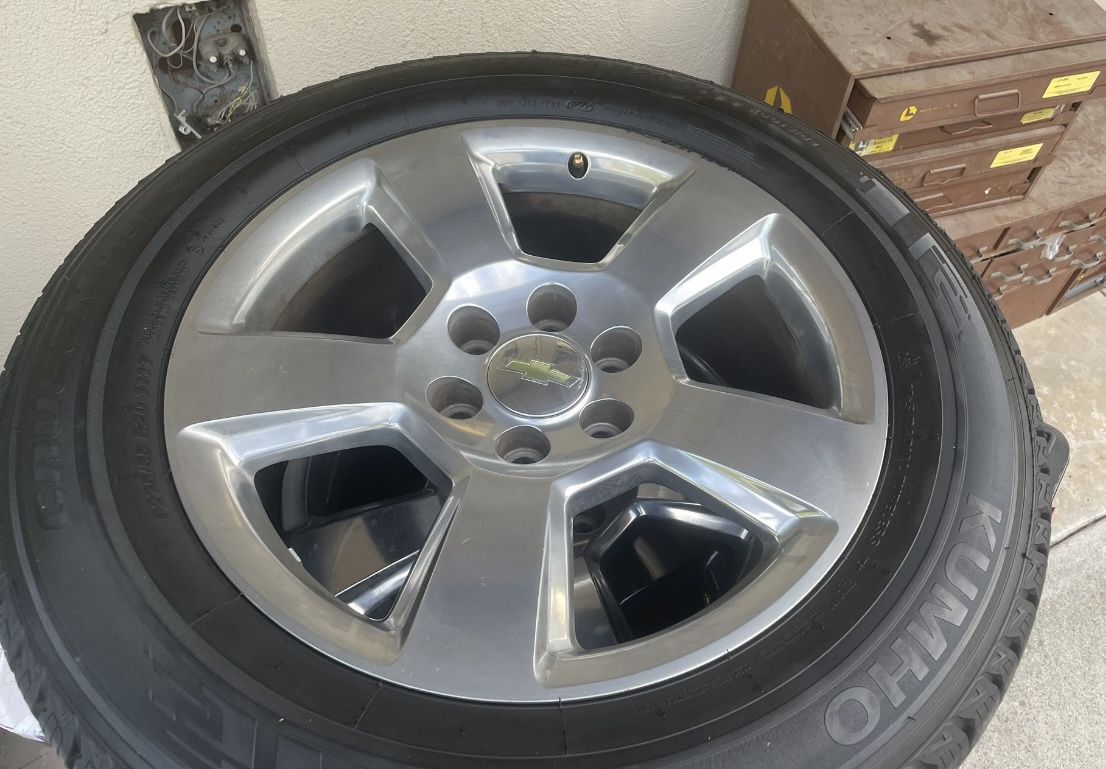 Chevy Silverado Dealer Chrome Rims & Tires