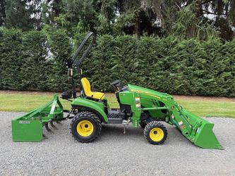 2020 John Deere 1023E Tractor, Loader, Box Scraper - 84 Hours