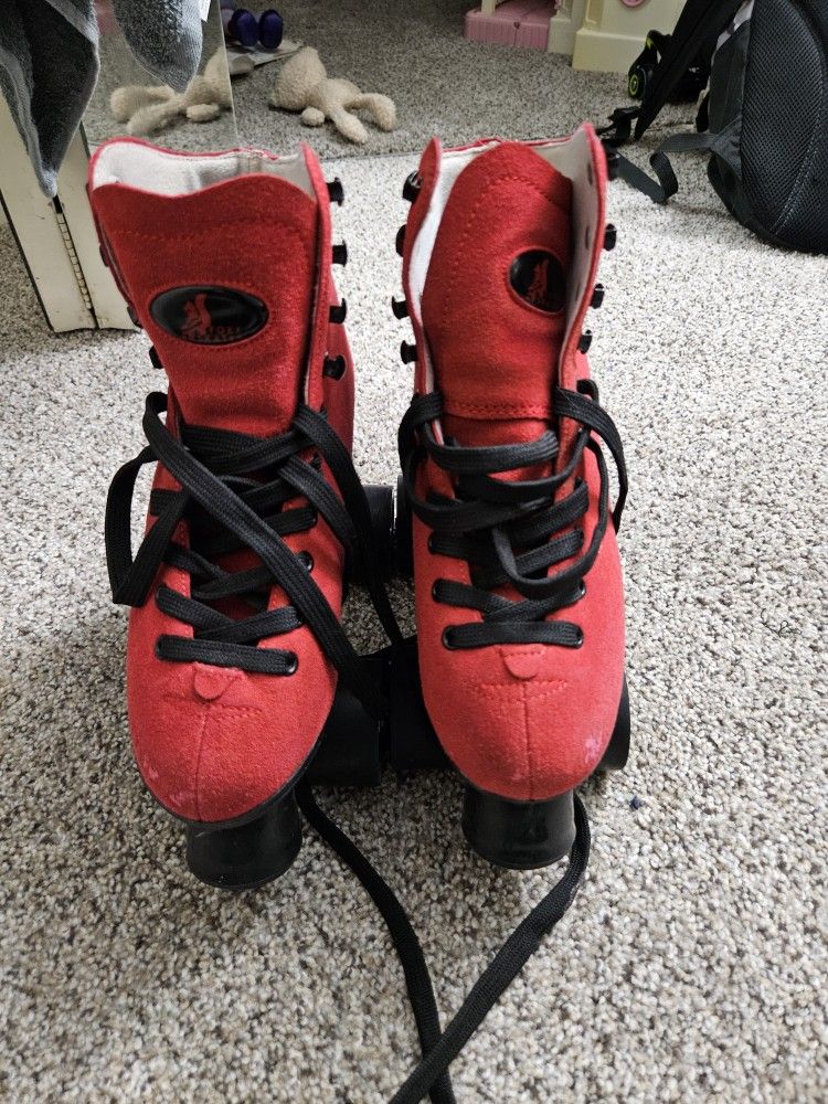 Foxy Skates Size 6