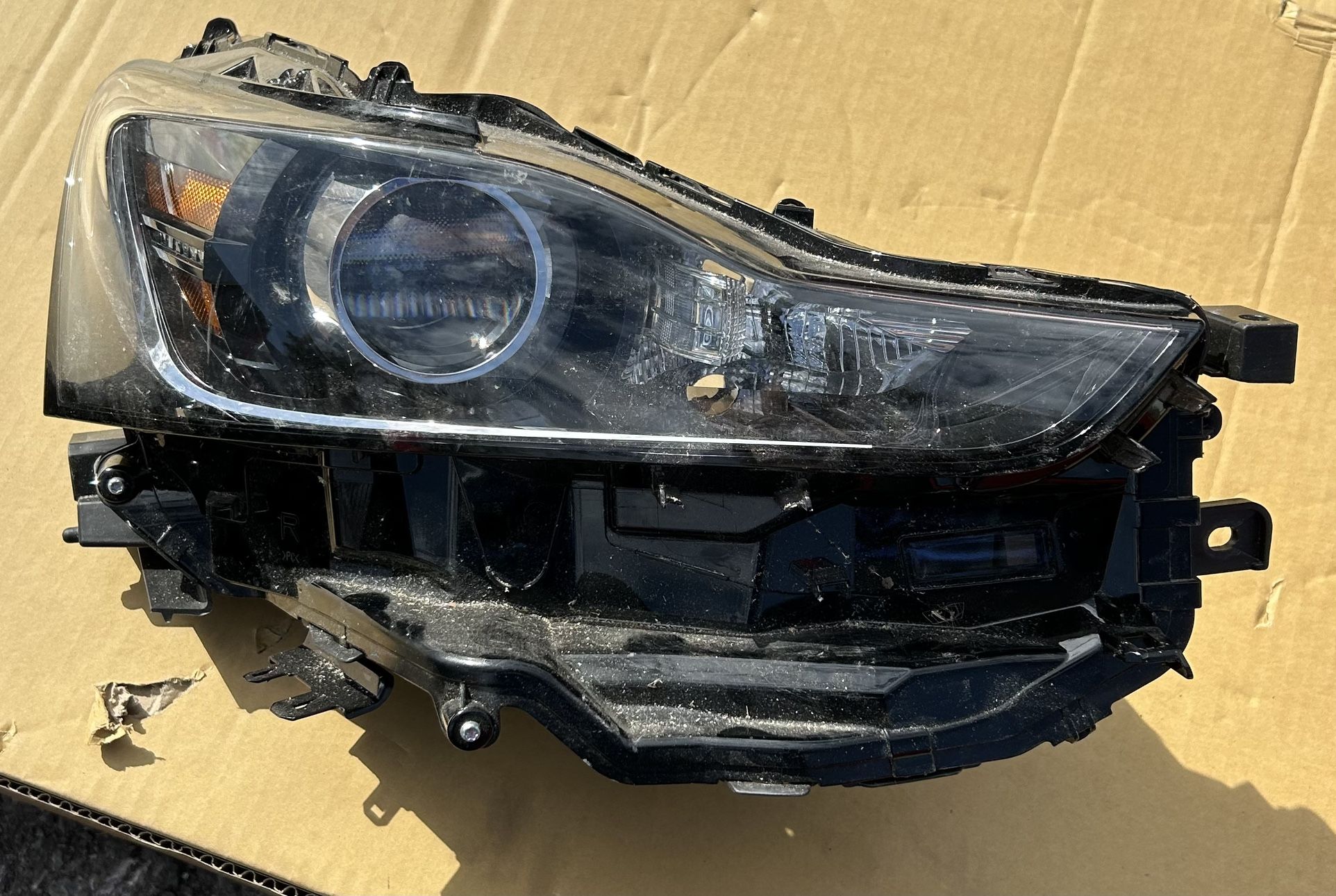 2017-2020 lexus IS300 headlight