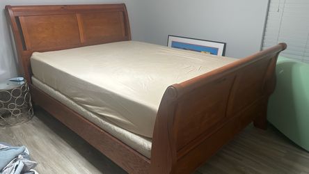 Antique Queen Bed (Frame + Tempur-Pedic Mattress)