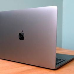 2022 MacBook Pro 13” M2 – Like New