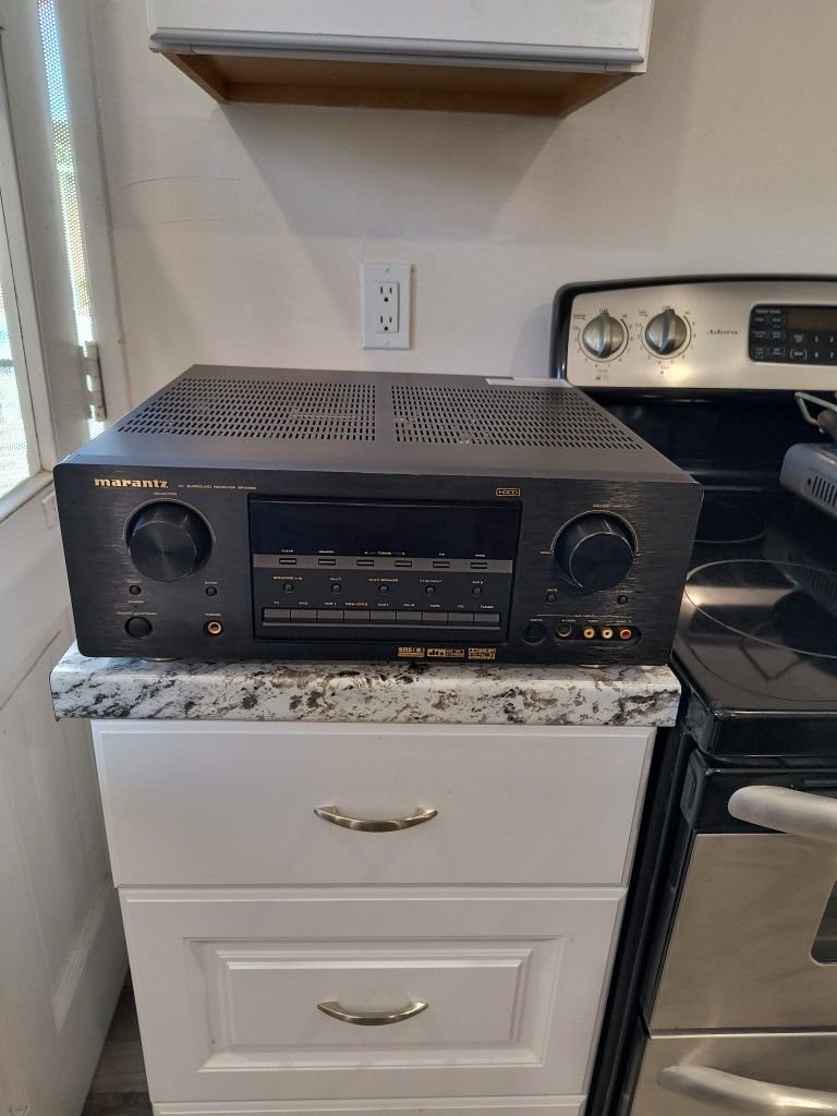 Marantz AV Reciever