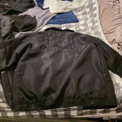 Snowboarding jacket.
2XL