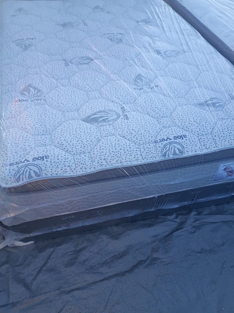 Brand New Queen Size Pillowtop Mattress Included Box Spring Free Delivery 