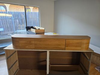Floating shelf