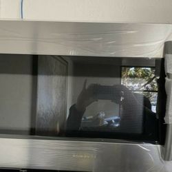 Samsung & Whrilpool 30in Microwave Open Box Unit Up to 50% Off