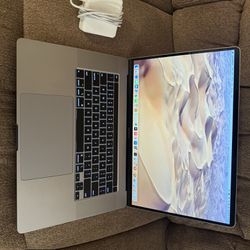 2019 /2020 MacBook Pro 16”, i9 8cores 2.4ghz,16gb ram,512gb.4GB graphic