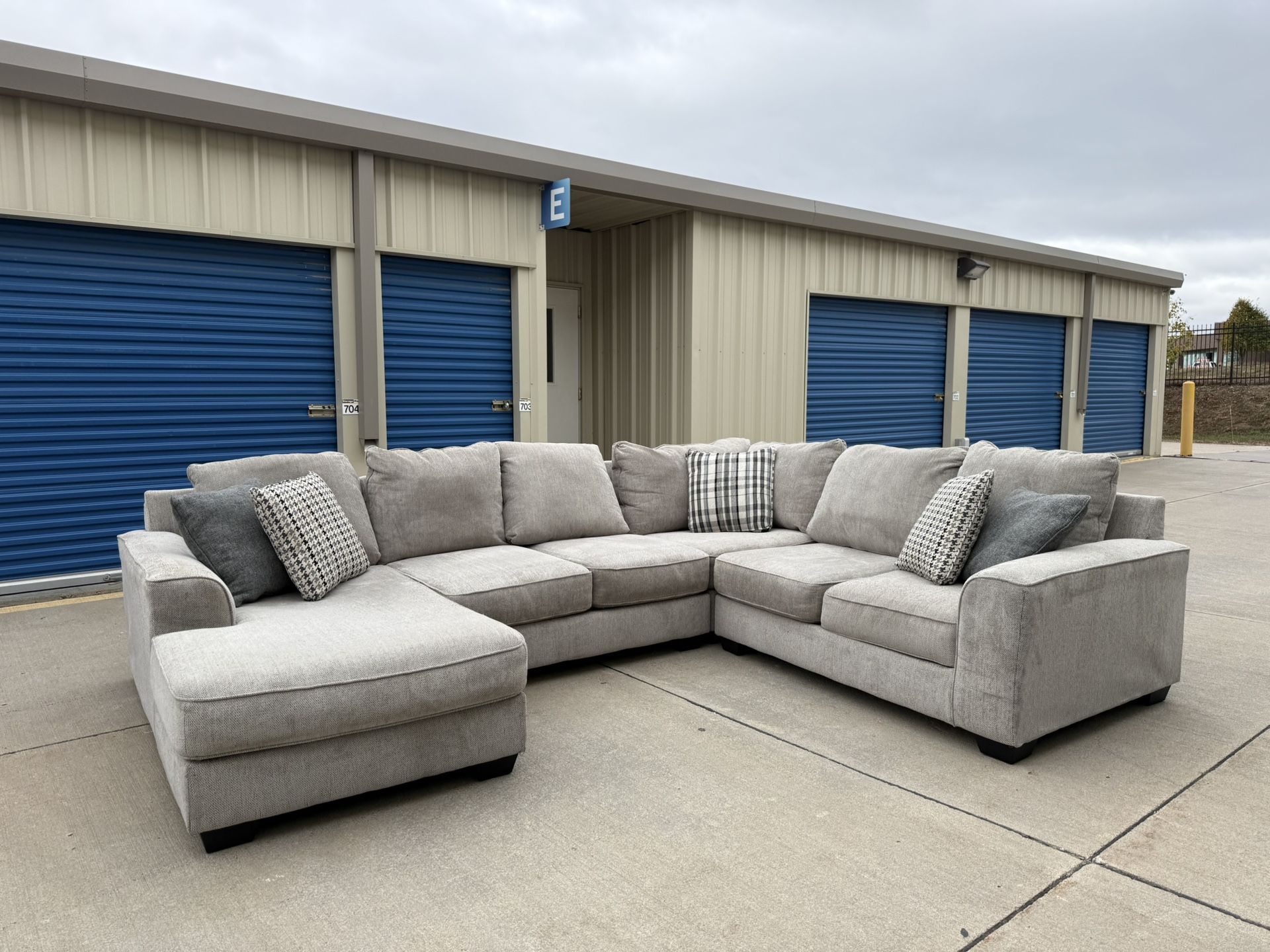 Delivery Available πππ Super Nice 4 Piece Gray Sectional