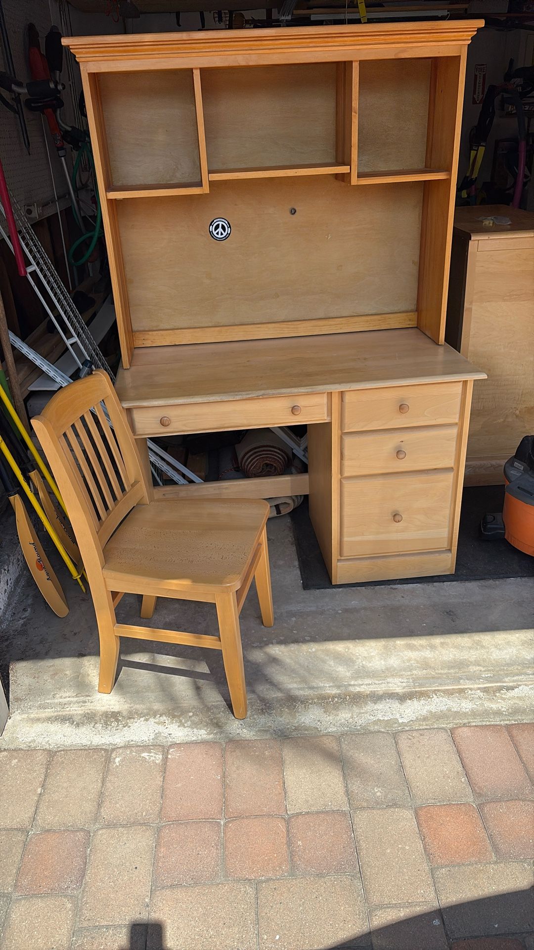 Student Desk, Hutch, And Chair