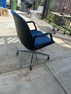 Chairs free