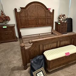 King Size Bedrame and 2 Nightstands - Good condition. Delivery available for a fee.