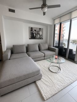 Modern Light Gray Sectional Sofa with ottoman Excellent Condition