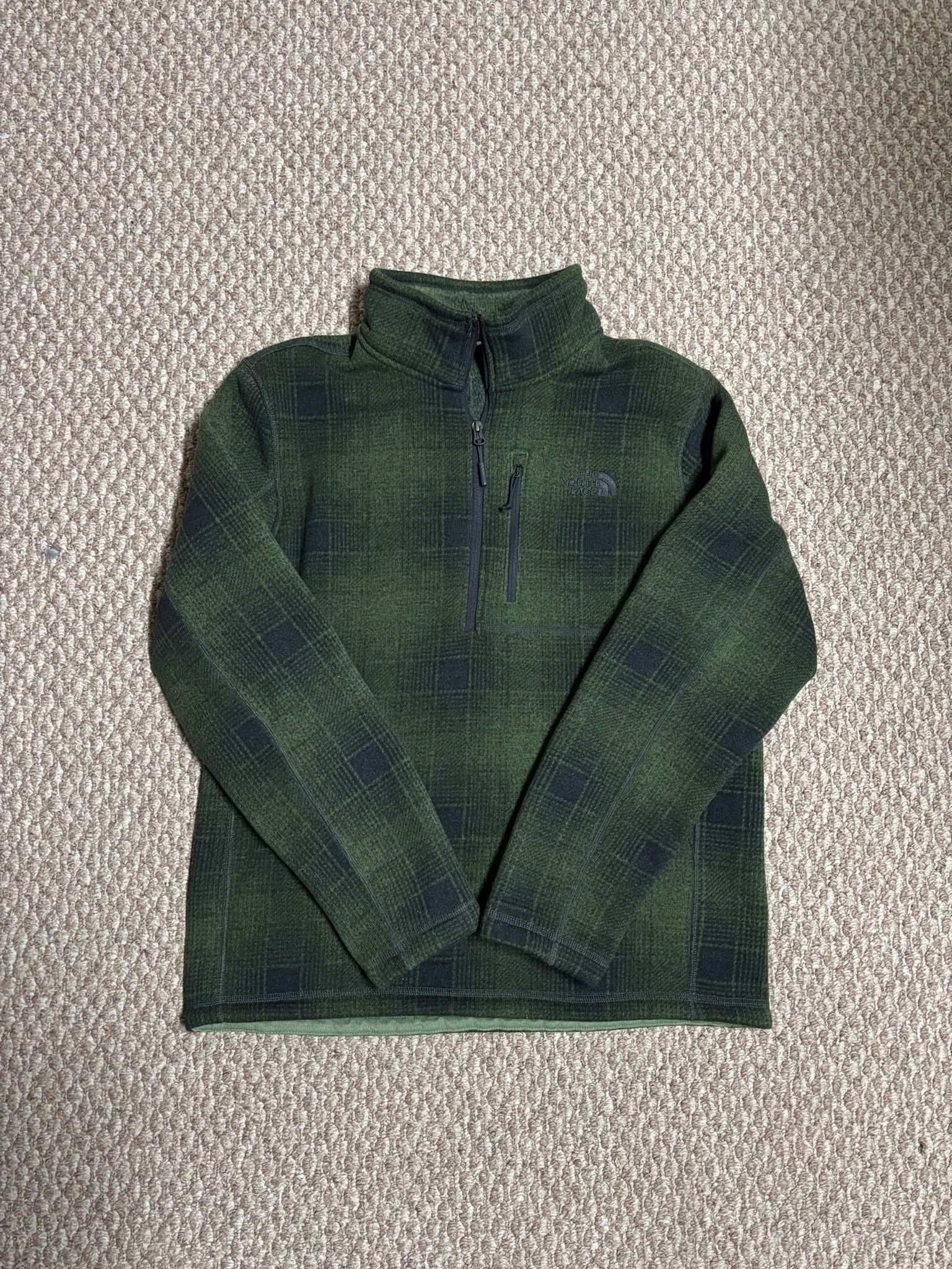 The North Face Casual Outdoor Men’s Green Plaid Quarter Zip Pullover Sweater
