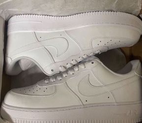 Nike Air Force 1 White (READ DESCRIPTION)