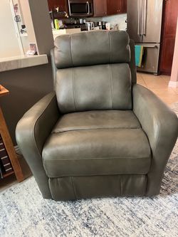 Seville Power Lift Recliner