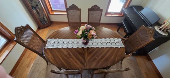Wood Dining Table with 6 Chairs