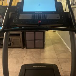 Treadmill - Nordictrack x22i