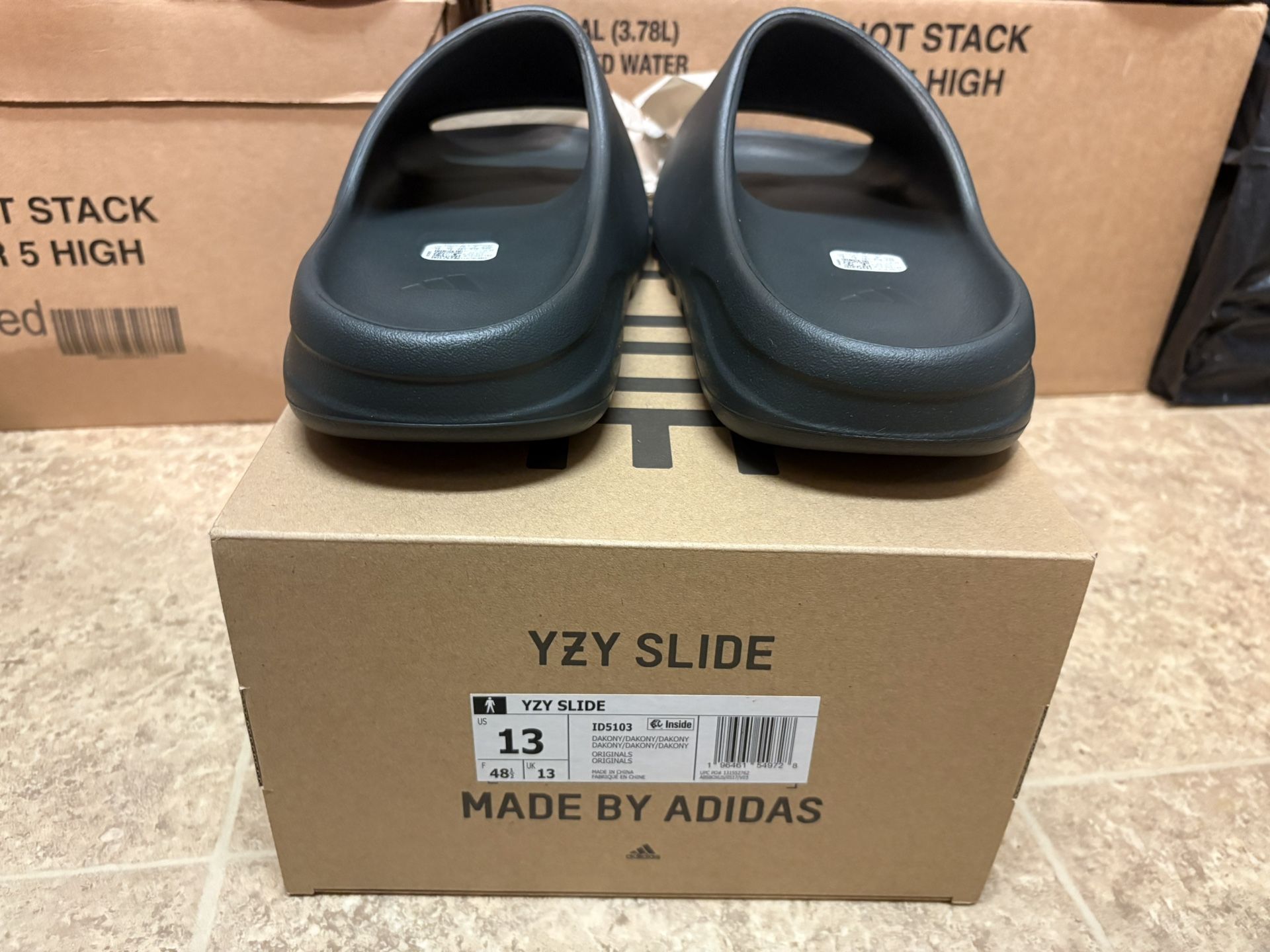 Yeezy Slide Dark Onyx Adidas