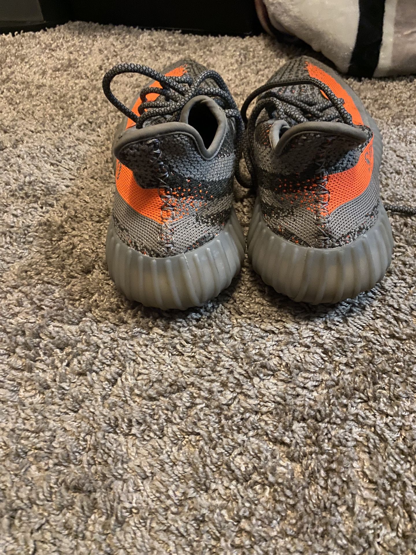 Yeezie Shoe Size 7 1/2