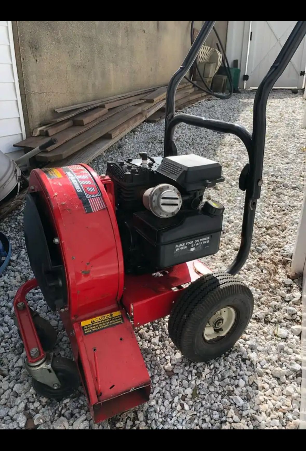 MTD 5 HP AIR SWEEPER LEAF BLOWER
