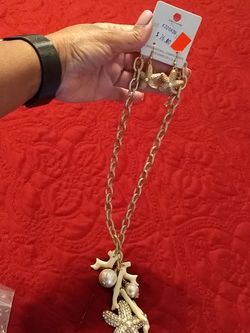 Gold and Pearl Beachy Necklace Set