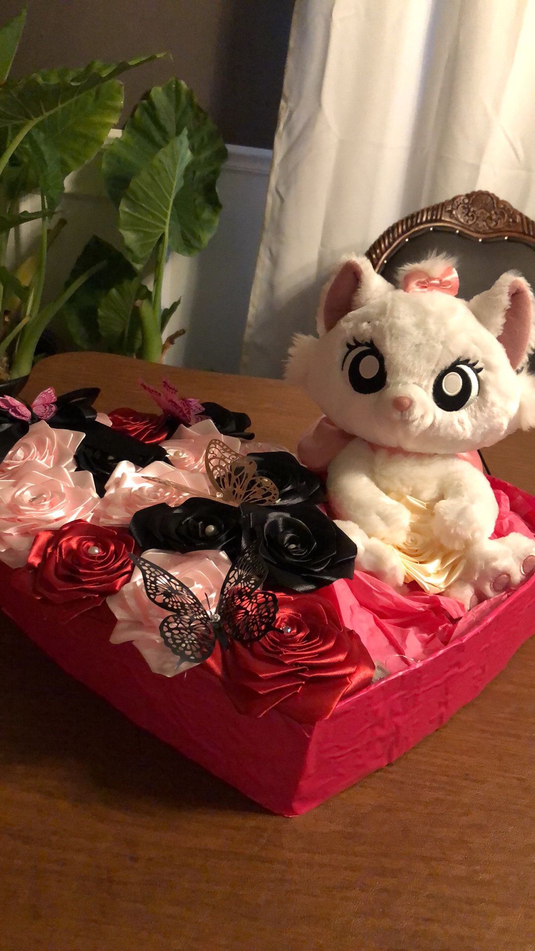 Corazón Con Flores Eternas Y La Gatita $65