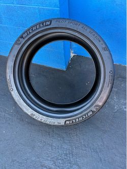 Michelin Pilot Sport All Season 4 Tire 305/35 R23