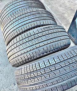 285/45/20 pirelli vendo un set de llantas usadas excelente condiciones de vida las 4 ✅🤩I am selling a set of used tires, all 4 in excellent living co