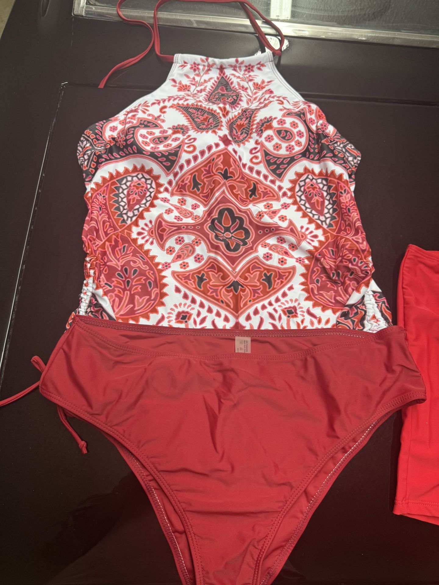New Women’s Size Large (12) Bathing Suit 3 Pieces Two Bottoms Look New $10