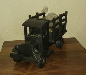 Wooden Miniature Old Truck