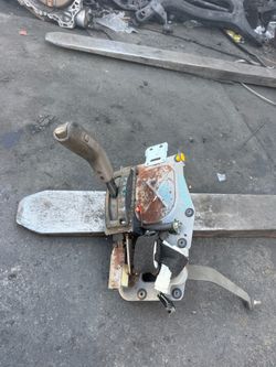 Parts 2004 Toyota Tacoma Automatic Shifter $135